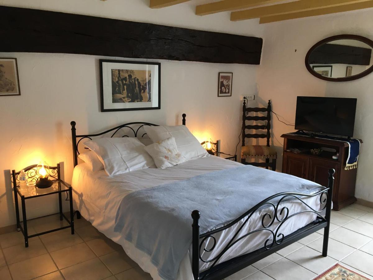 Bed and Breakfast A L Epoque Bouges  Exterior foto